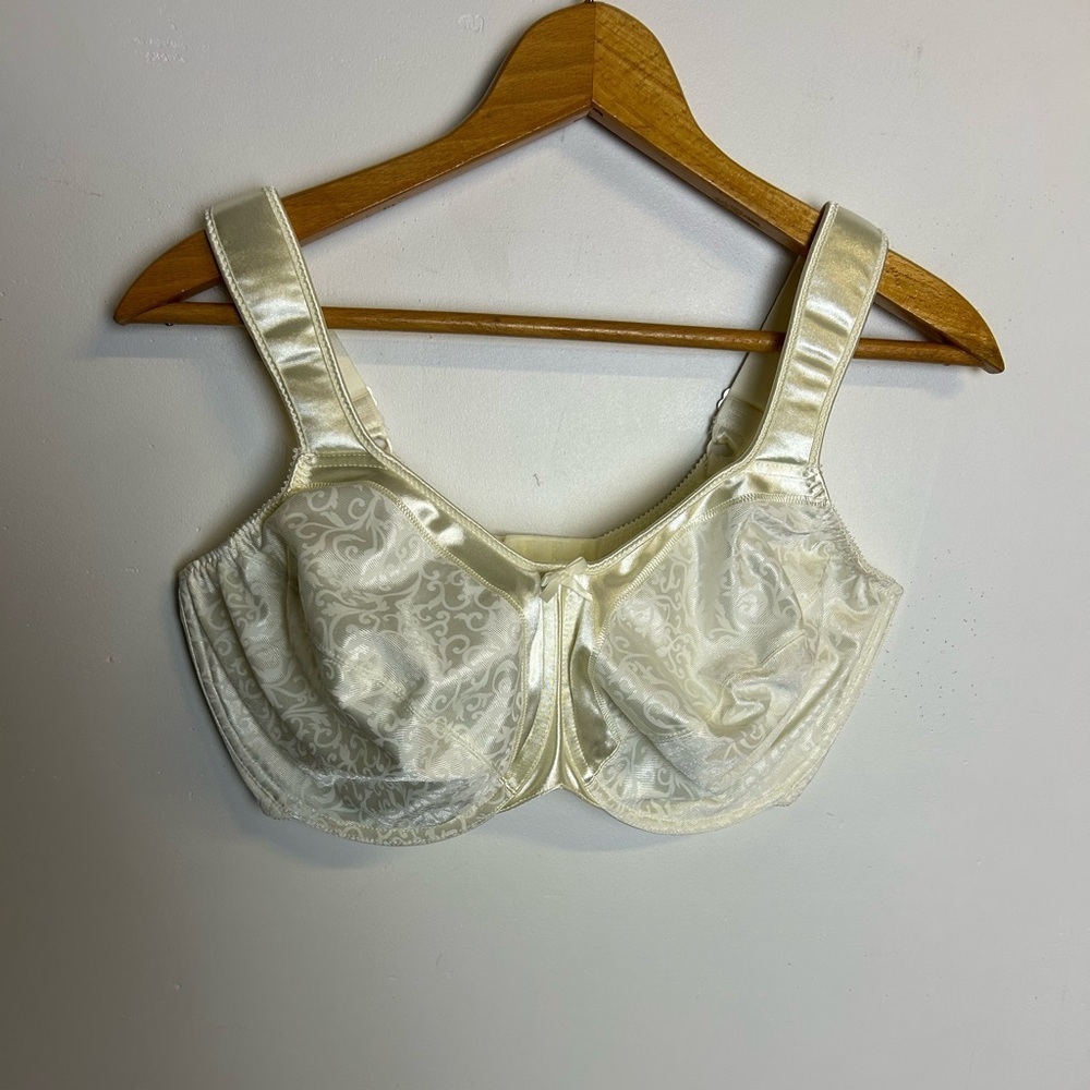 Bali‎ Bra Size 38 DDD Butter Yellow Comfortable Lightweight no pads